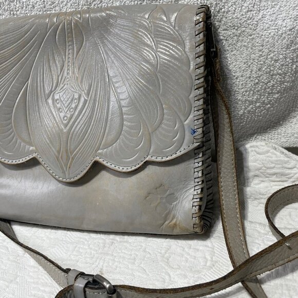Patricia Nash Handcrafted Beige Tooled Leather Crossbody Bag Adjustable Strap - Picture 5 of 11